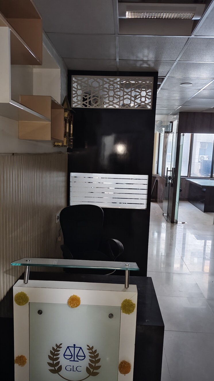 Team Area, netaji subhash place Commercial Office Space 700 Sq.Ft. In Netaji Subhash Place Delhi 7946493