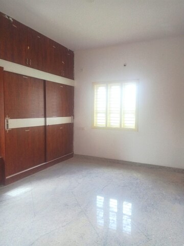 Room in 4 BHK Independent House at Hennur Road – for Sale
