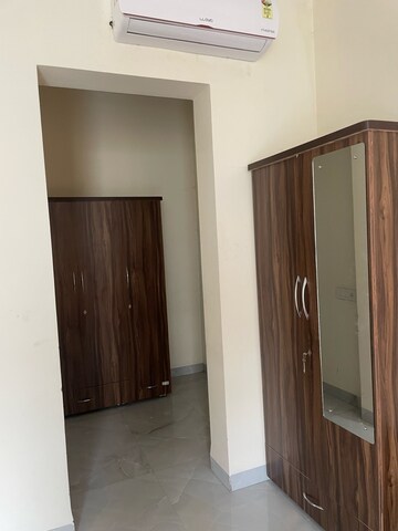 Room in 3 BHK Villa at Aerocity – for Rent
