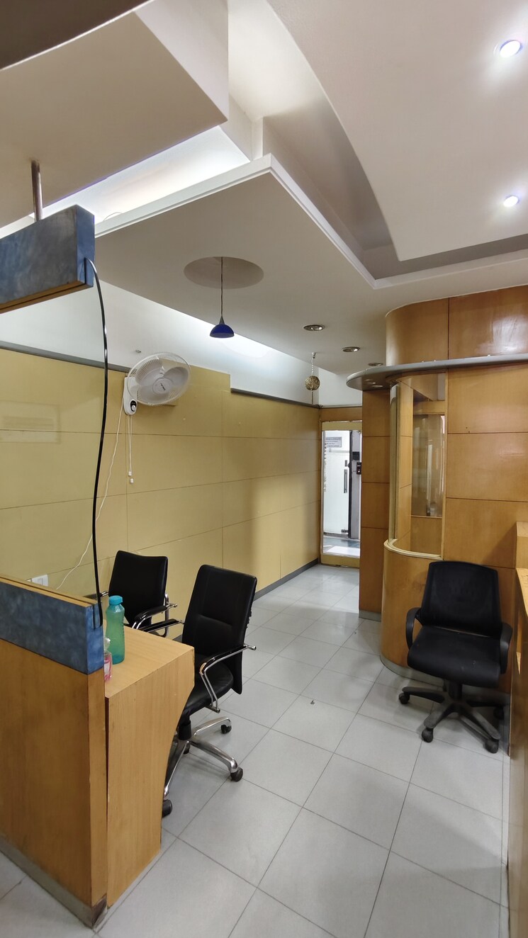 Team Area, netaji subhash place Commercial Office Space 500 Sq.Ft. In Netaji Subhash Place Delhi 7946668