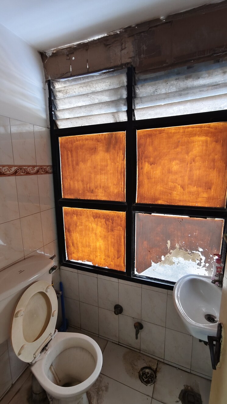 undefined, netaji subhash place Commercial Office Space 500 Sq.Ft. In Netaji Subhash Place Delhi 7946668