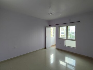 Master Bedroom in 2 BHK Apartment at Gomti Nagar – for Rent