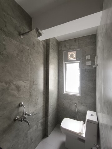 Bathroom in 1.5 BHK Builder Floor at Kohli One Malibu Town, Sector 47 – for Rent