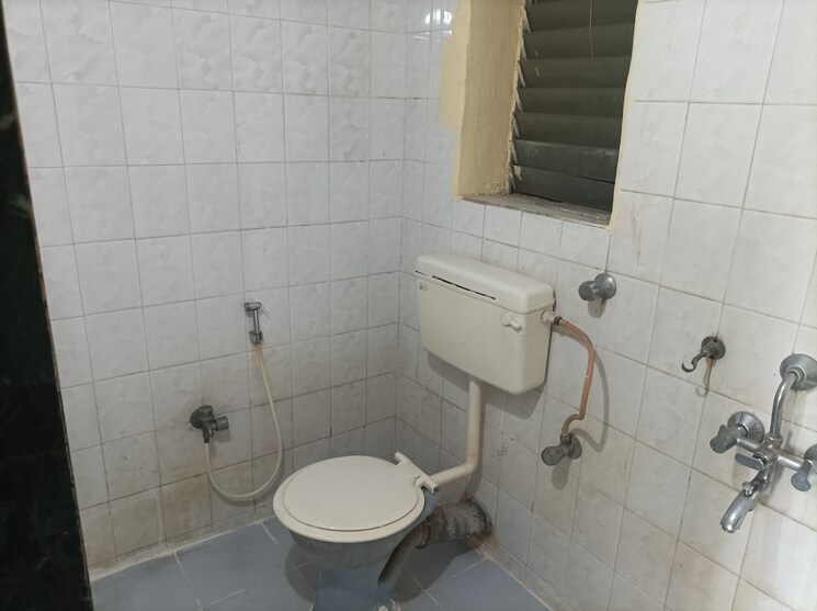 Bathroom, brahmand-chs 2 Bedroom 850 Sq.Ft. Apartment In Brahmand Thane 7946763