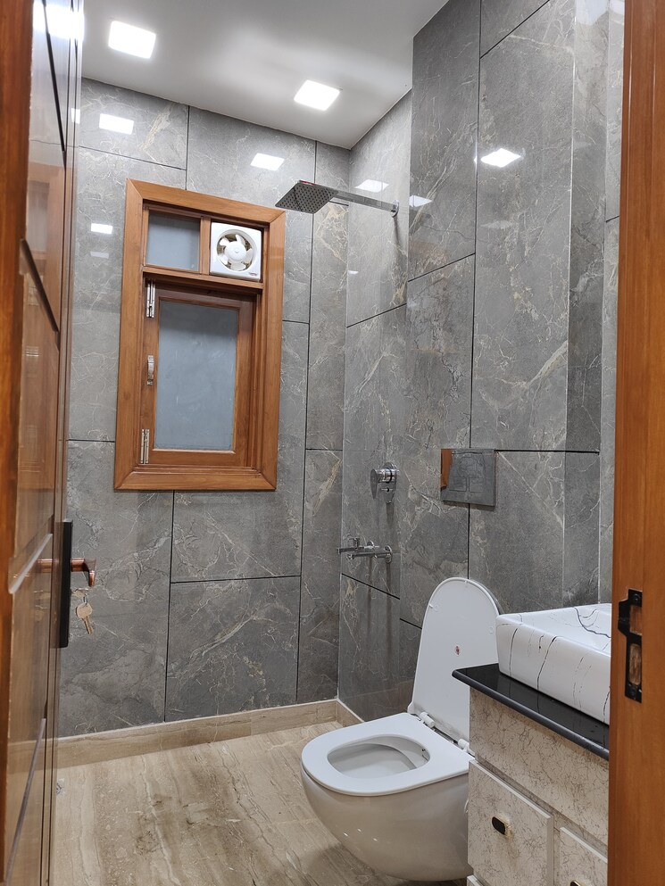 Bathroom, subhash nagar 2 Bedroom 900 Sq.Ft. Builder Floor In Subhash Nagar Delhi 7946781