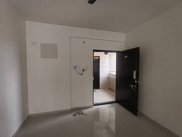 Room in 2 BHK Apartment at Raheja Vistas, Nacharam – for Rent