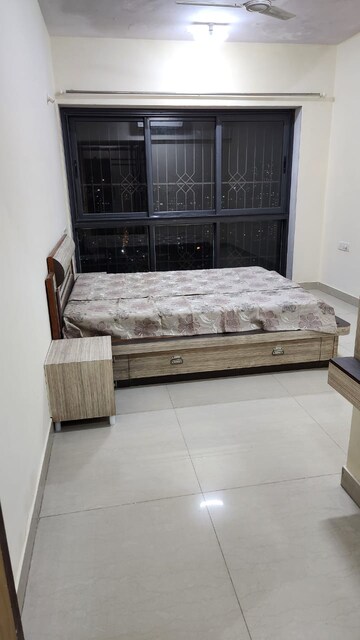 Bedroom in 2.5 BHK Apartment at Lokhandwala Sapphire Heights, Kandivali East – for Sale