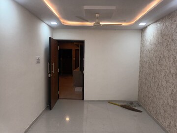 Room in 1 BHK Apartment at Parinee Essence, Kandivali West – for Sale