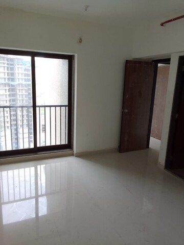 Room in 1 BHK Apartment at Parinee Essence, Kandivali West – for Sale