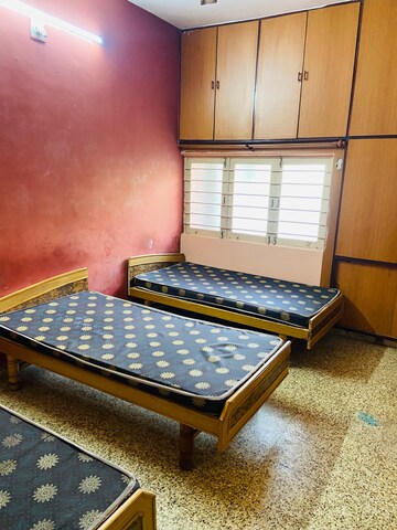 Bedroom in 2 BHK Apartment at Satellite – for Rent