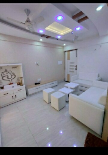 Living Room in 2 BHK Apartment at Alkapuri – for Rent
