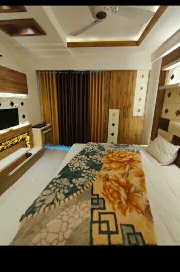 Bedroom in 2 BHK Apartment at Alkapuri – for Rent
