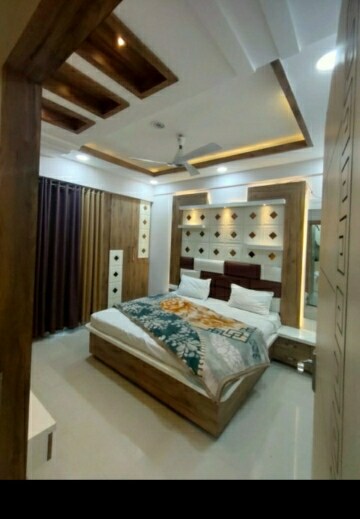 Bedroom in 2 BHK Apartment at Alkapuri – for Rent