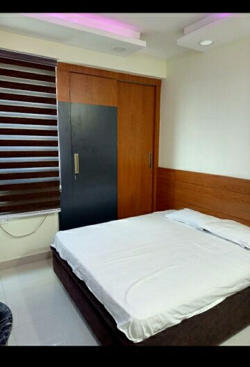 Bedroom in 2 BHK Apartment at Alkapuri – for Rent