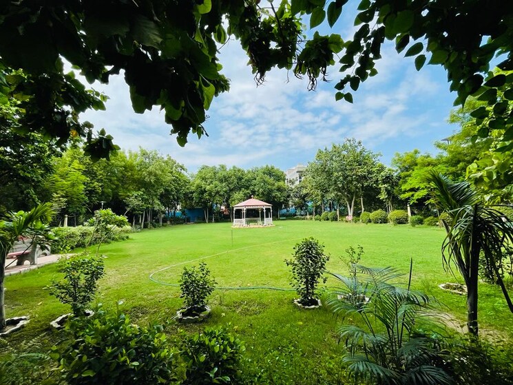 Garden, sare-home 3.5 Bedroom 2093 Sq.Ft. Apartment In Sector 92 Gurgaon 7946891