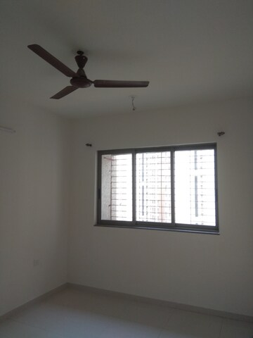 Room in 1 BHK Apartment at Lodha Splendora, Ghodbunder Road – for Rent