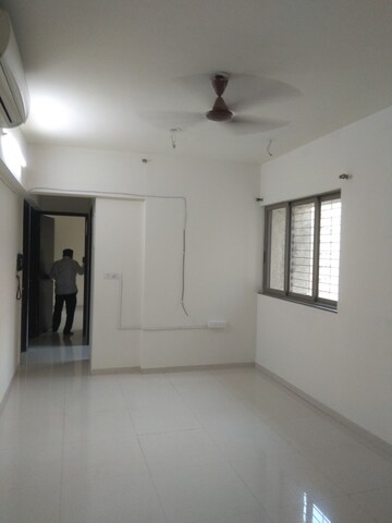 Room in 1 BHK Apartment at Lodha Splendora, Ghodbunder Road – for Rent