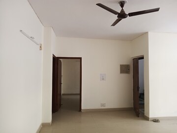 Room in 3.5 BHK Builder Floor at Ardee City, Sector 52 – for Rent