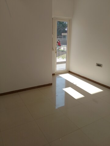 Room in 3.5 BHK Apartment at Pareena Coban Residences, Sector 99a – for Sale