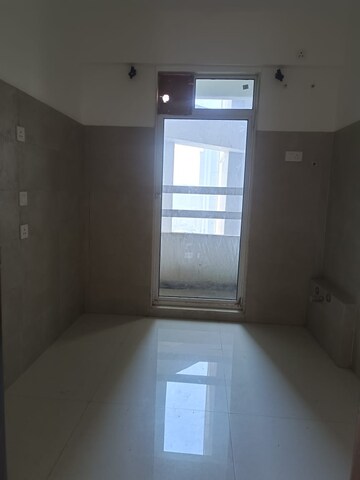Room in 2 BHK Apartment at 111 Hyde Park, Malad East – for Rent