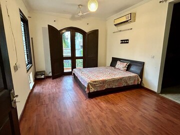 Master Bedroom in 3 BHK Builder Floor at Ardee City, Sector 52 – for Rent