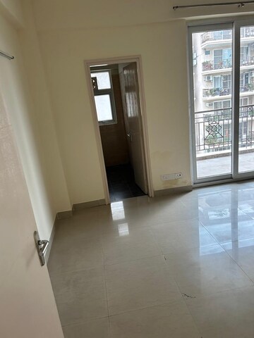 Room in 4 BHK Apartment at Tulip Purple, Sector 69 – for Rent