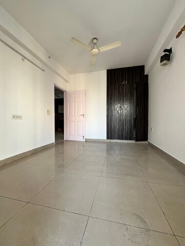 Building Lobby in 4 BHK Apartment at Prateek Wisteria, Sector 77 – for Rent