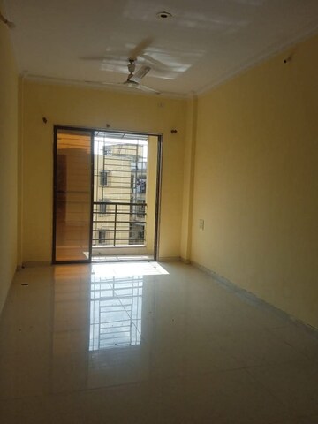 Room in 1 BHK Apartment at Mahavir Kanti Avenue, Nalasopara East – for Rent