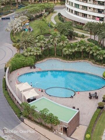 Swimming Pool in 3.5 BHK Apartment at Omaxe Twin Towers, Sector 50 – for Rent