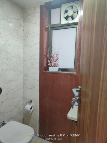 Furnished Amenities in 2.5 BHK Apartment at Kalpataru Aura, Ghatkopar West – for Rent