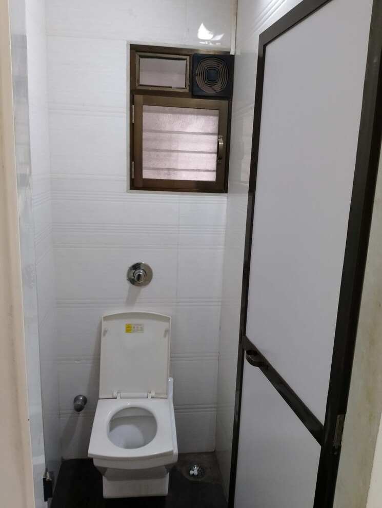 Bathroom, vastu-matunga-apartment 1 Bedroom 450 Sq.Ft. Apartment In Matunga Mumbai 7947162