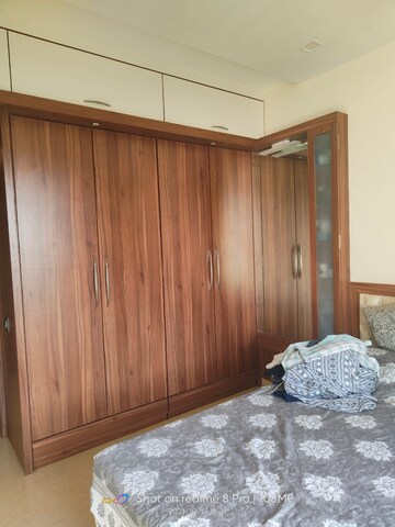 Room in 2.5 BHK Apartment at Kalpataru Aura, Ghatkopar West – for Rent