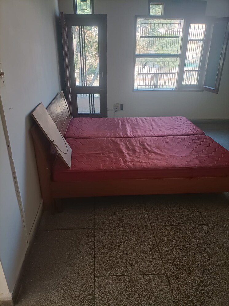 Room, sector 65 3.5 Bedroom 1800 Sq.Ft. Villa In Sector 65 Chandigarh 7947253