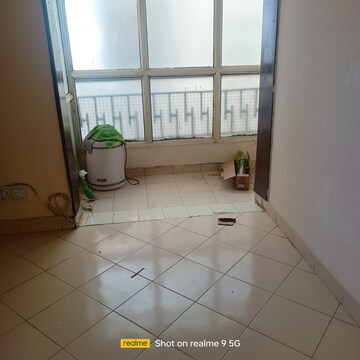 Bathroom in 2 BHK Apartment at Maple Heights, Sector 43 – for Rent
