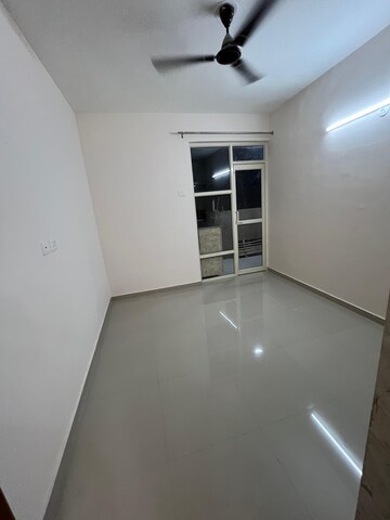 Room in 2 BHK Apartment at Pyramid Heights, Sector 85 – for Rent