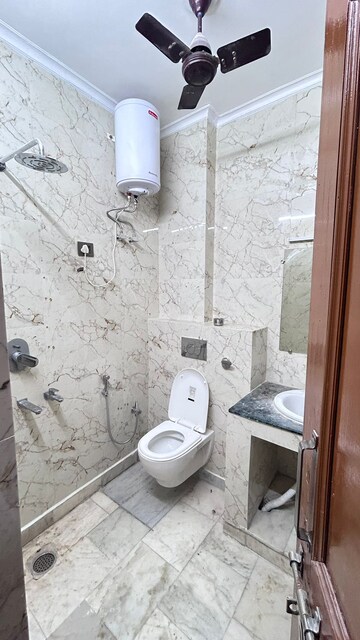 Bathroom in 1 RK Independent House at RWA Apartments Sector 19, Sector 19 – for Rent