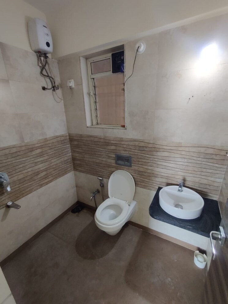Bathroom, rosa-oasis 1 Bedroom 430 Sq.Ft. Apartment In Ghodbunder Road Thane 7947571