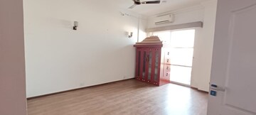 Room in 3 BHK Apartment at BPTP Terra, Sector 37d – for Sale