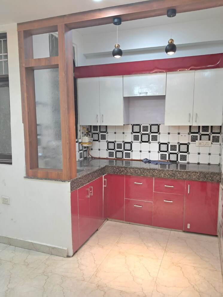 Kitchen, cosmic-italia 4 Bedroom 1500 Sq.Ft. Builder Floor In Vasundhara Sector 5 Ghaziabad 7947721