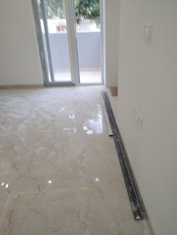 Room in 3 BHK Apartment at Vaish CHS, Sector 45 – for Sale