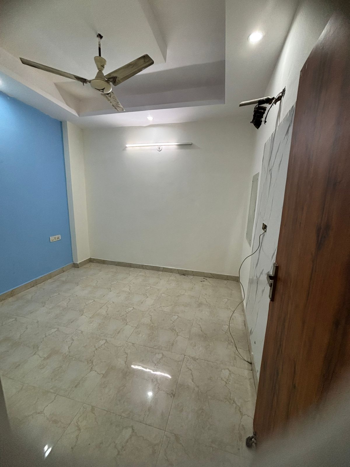 2 BHK + Pooja Room,Servant Room,Study Room,Extra Room Builder Floor For Sale in Onyx Plaza