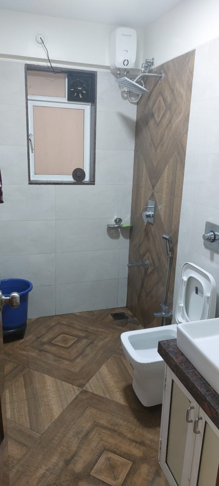 Bathroom, shree-tirupati-stg-signature-residency 2 Bedroom 735 Sq.Ft. Apartment In Ghodbunder Road Thane 7947843
