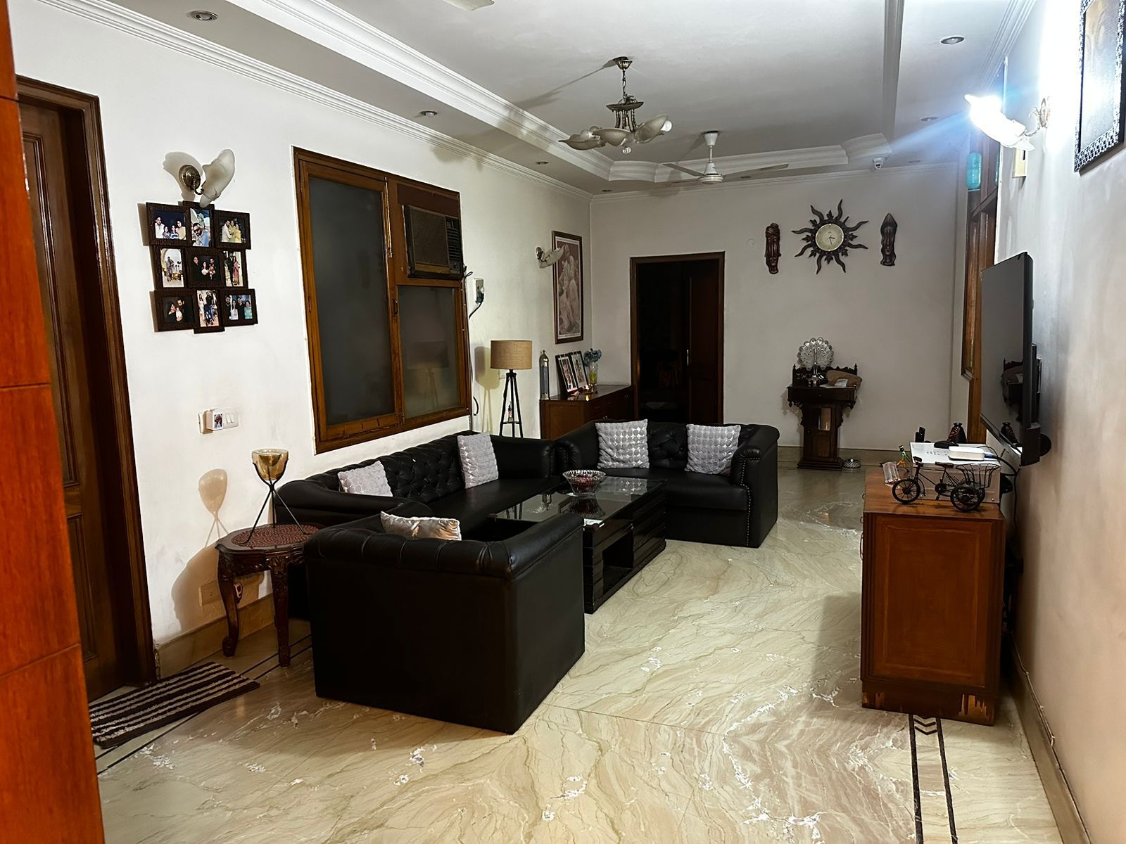 3 BHK + Servant Room Builder Floor For Sale in Sarvodaya Enclave