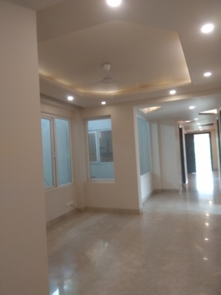 Room, new friends colony 5 Bedroom 500 Sq.Yd. Builder Floor In New Friends Colony Delhi 7948047