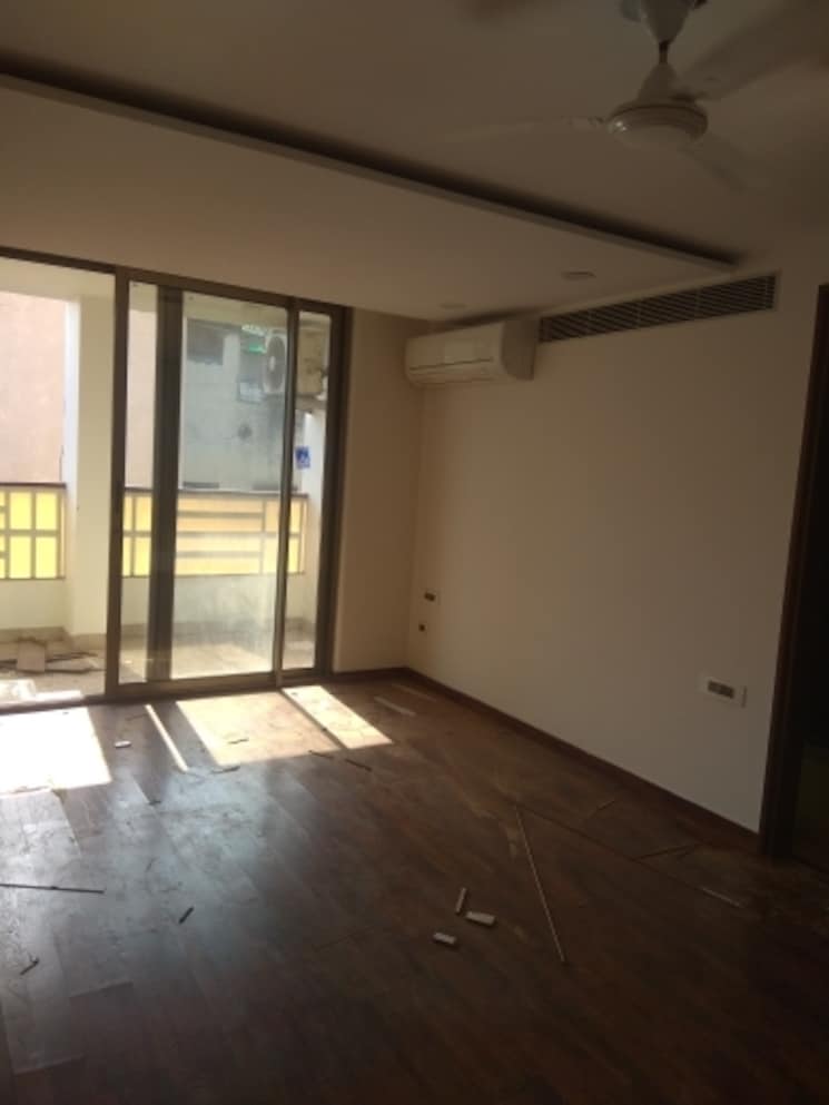 Room, new friends colony 5 Bedroom 500 Sq.Yd. Builder Floor In New Friends Colony Delhi 7948047