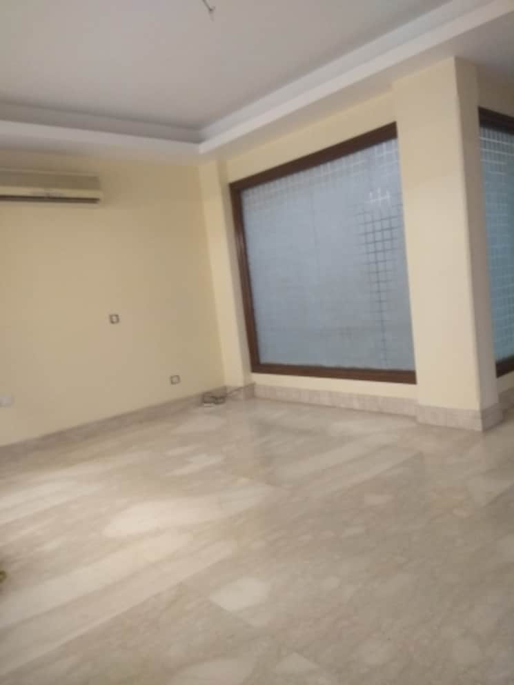 Room, new friends colony 5 Bedroom 500 Sq.Yd. Builder Floor In New Friends Colony Delhi 7948047
