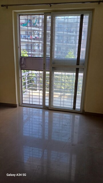 Room in 3.5 BHK Builder Floor at Orchid Island, Sector 51 – for Rent