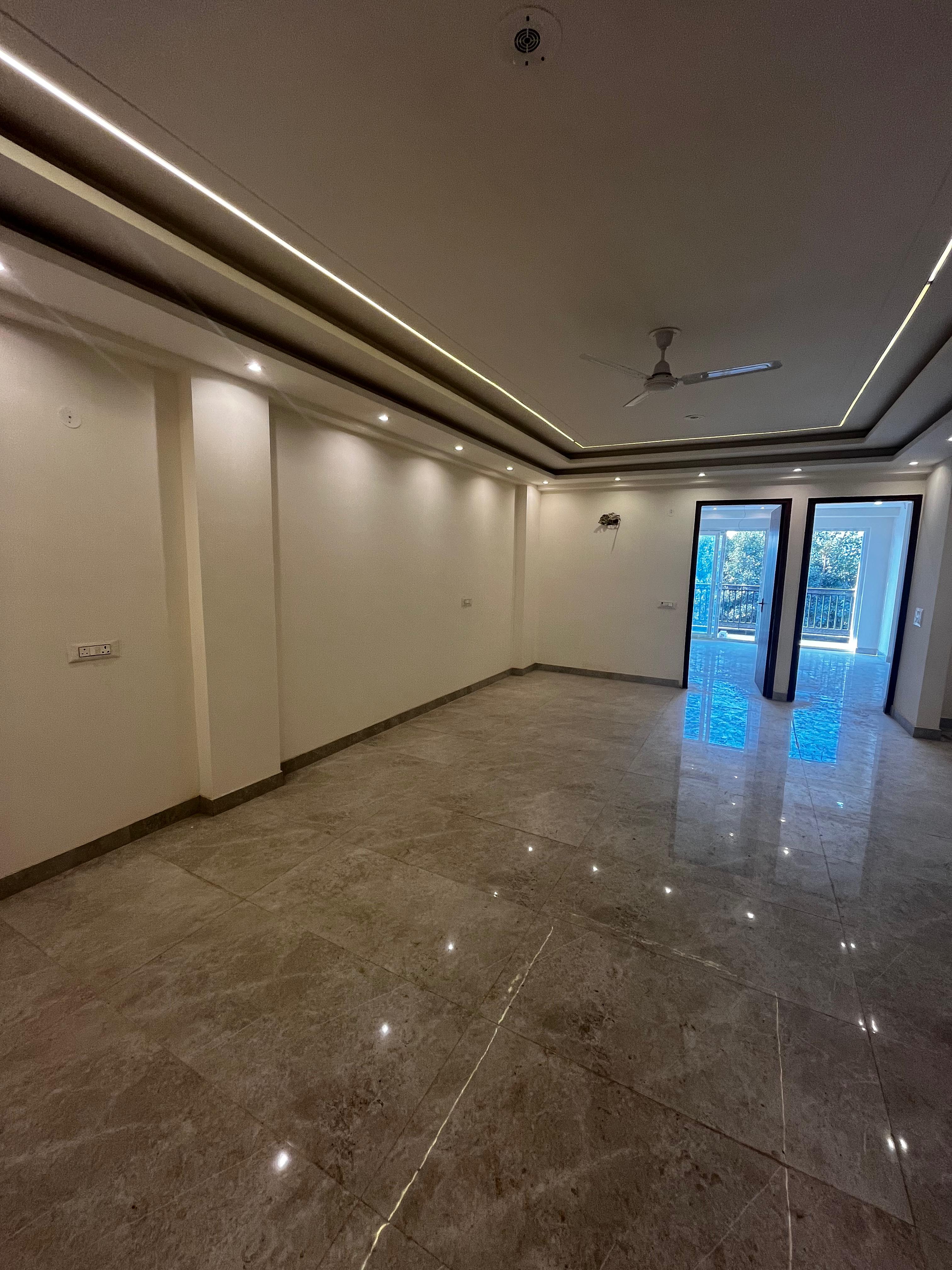 3 BHK Builder Floor For Sale in Paras Manor
