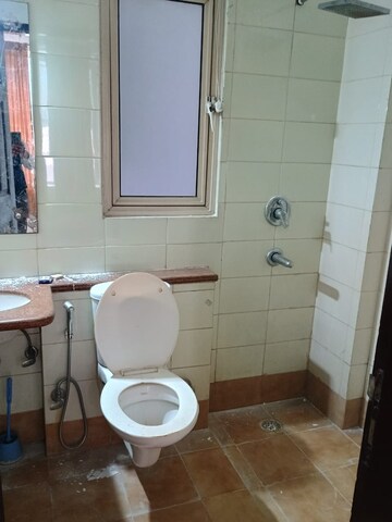 Bathroom in 3 BHK Apartment at Jalvayu Towers, Sector 56 – for Rent