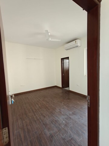 Room in 3 BHK Builder Floor at BPTP Astaire Gardens, Sector 70a – for Rent